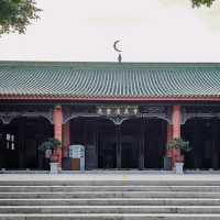 Nestled Among Greenery: The Peaceful Garden of Saad Bin Abi Waqqas Mosque