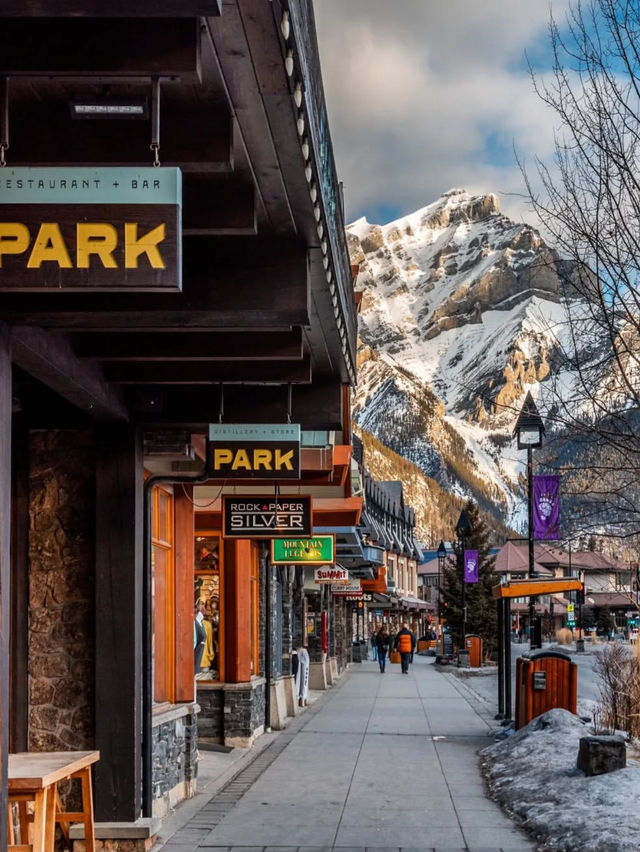 A  Walking Guide to Banff Town in Christmas 