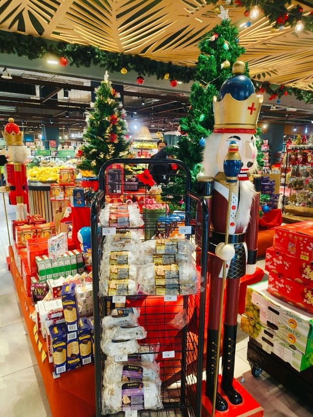 A Festive Stroll Through Jaya Grocer – Christmas Cheer Everywhere!