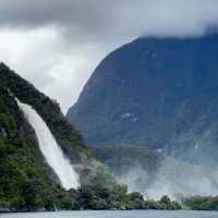 Milford Sound Unveiled: A Journey Through New Zealand’s Natural Wonderland!