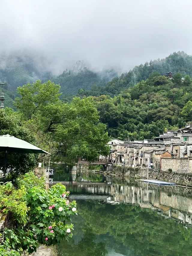 你不愧是方文山筆下的天青色等煙雨