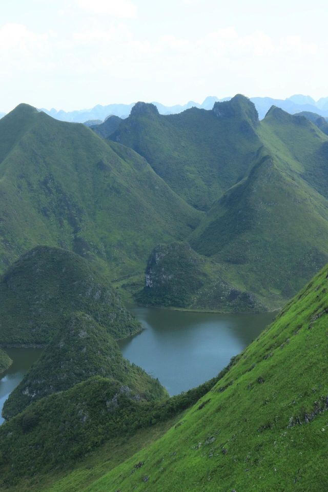 廣西崇左劍龍山山不見我我來見山