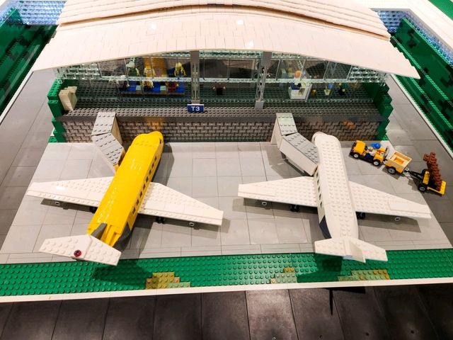 15萬塊LEGO打造出迷你桃園機場