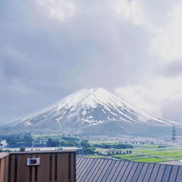 🗻🍜 鐘山苑酒店～富士山景觀下的溫泉與美食🏨🍣