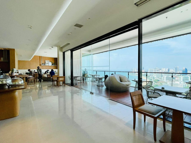 Hilton Pattaya โรงแรมสุดหรูริมทะเล