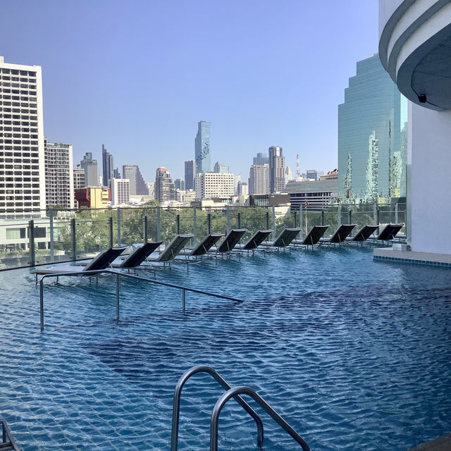 Millennium Hilton Bangkok: Enjoy Breathtaking Views 