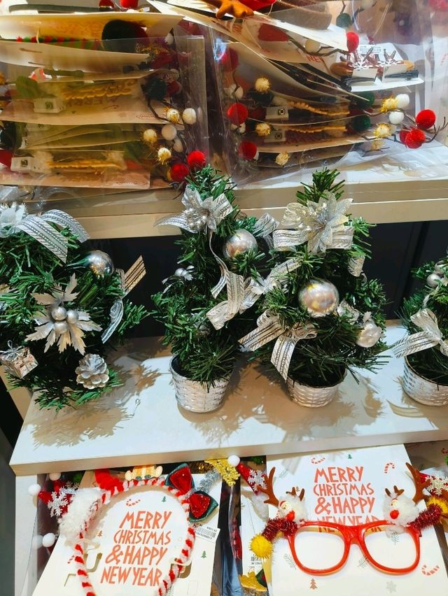 A Sparkling Christmas at MyTown Mall’s Sparkle Store