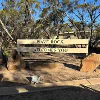 Drive to 🇦🇺 Nature's Masterpiece: Wave Rock