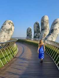 📍 Golden bridge, Ba Na Hills, Vietnam 🇻🇳 