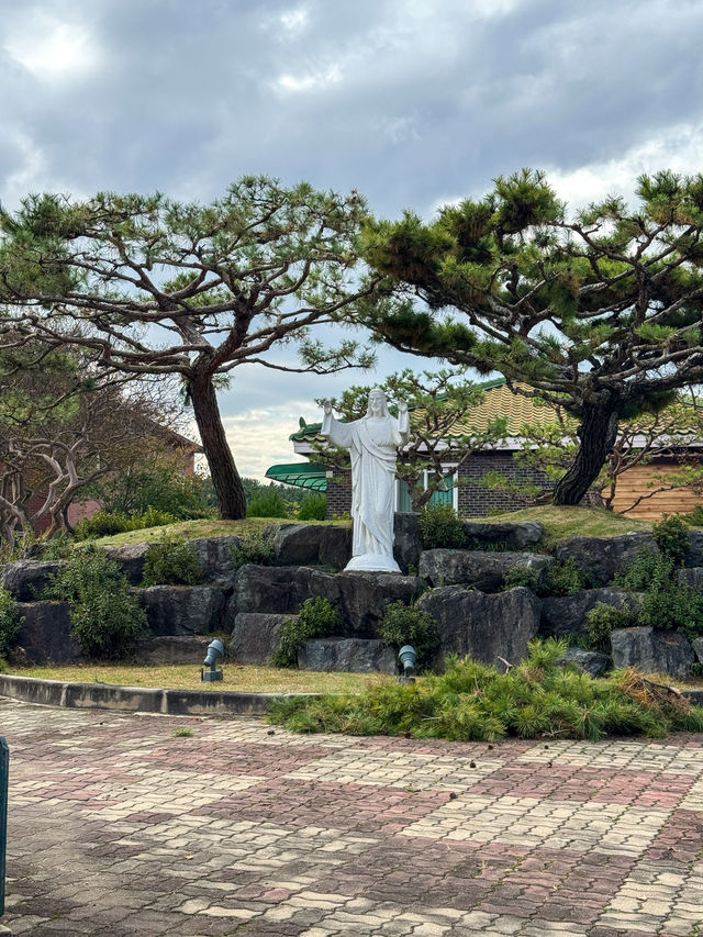 이국적인 외관이 눈길을 끄는 ‘요촌성당’