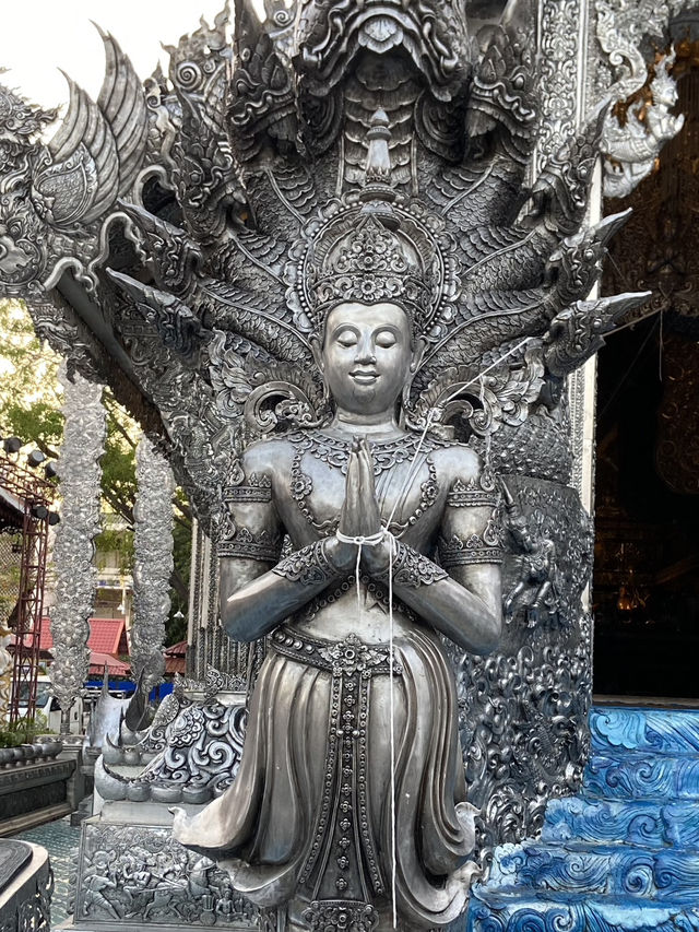 Silver Temple Chiang Mai: A Shimmering Slice of Peace