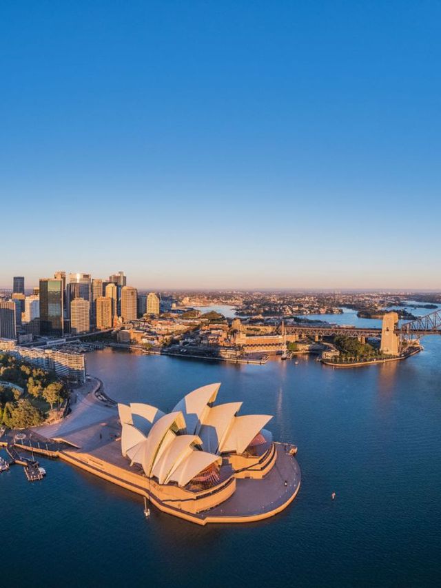 🌟 Sydney's Spectacular Sights: Opera, Whales, and Sails 🌟