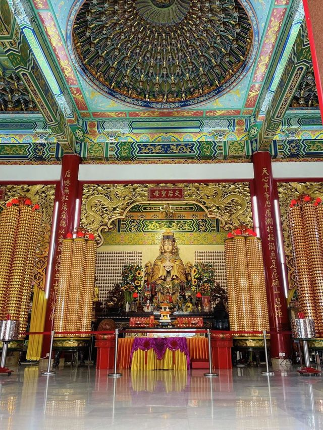 The Largest & Oldest Buddhist Temple In SEA⁉️