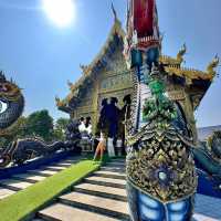 The Enchanting Blue Temple of Chiang Rai