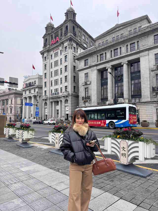 ถ่ายรูปเก๋ๆ ยามเช้า ที่ The bund Shanghai