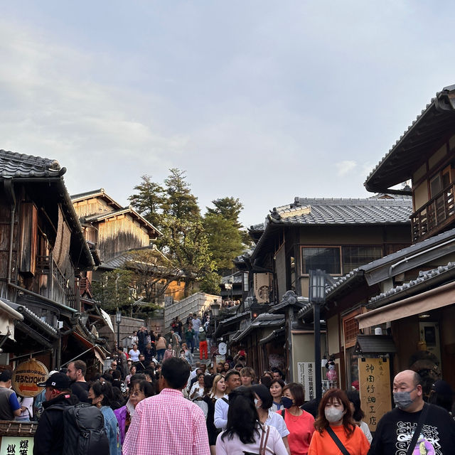 Strolling Through History: My Amazing Adventure in Gion, Kyoto!