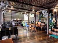 Wooden House Cafe คาเฟ่บ้านไม้ริมแม่น้ำลำปาง