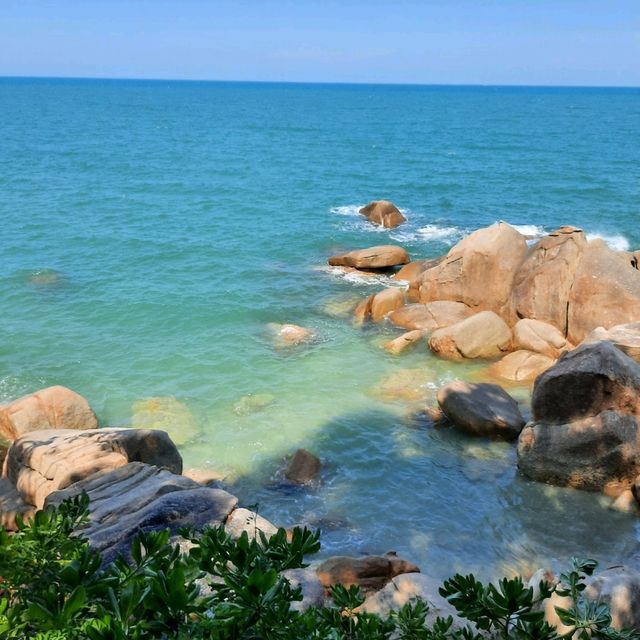 Chilling by the sea 🌊  Teluk Cempedak 🇲🇾 