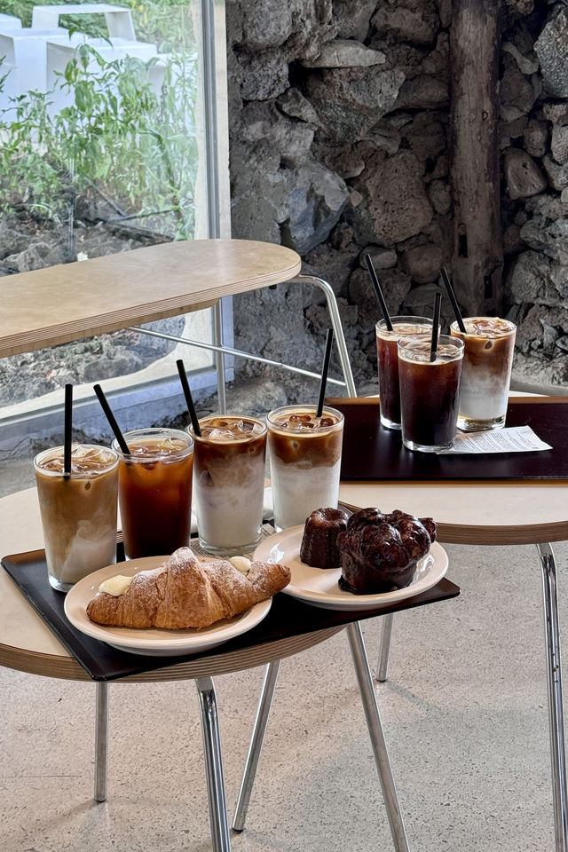 Discover the Stone House Café in Jeju's Aewol