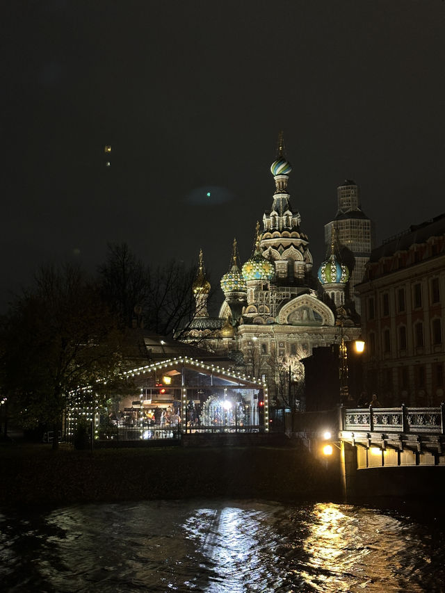 Mysterious Saint Petersburg at night