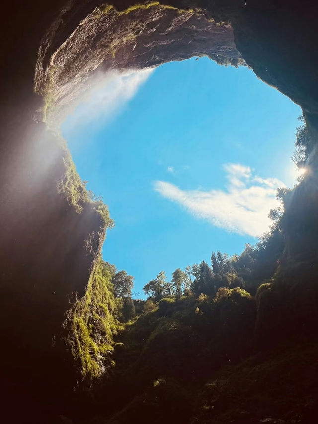 Discovering the Hidden Beauty of Leshan Cave: A Serene Escape in Sichuan