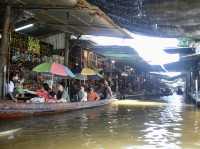 Damnoen saduak Floating Market 