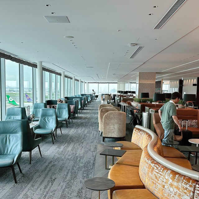 Delta Sky Club at Tokyo Haneda Airport