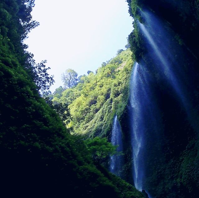 【インドネシア】壮大！絶景！美しすぎるジャワ島の滝