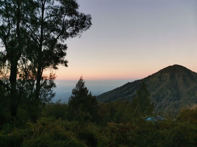 伊真火山和布羅莫火山