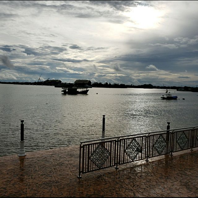 Unique Riverside Seberang Takir Mosque