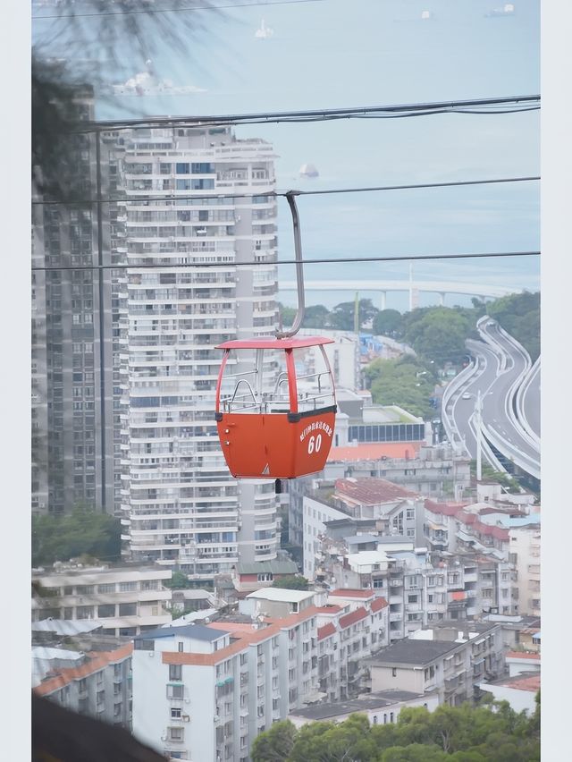 看山海滑索道！不如看廈門版鐵達尼號。