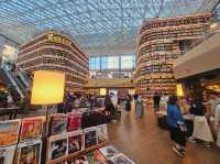 The magnificient Starfield Library at COEX