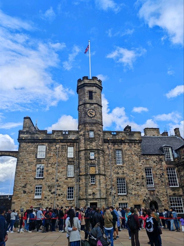 Magnificient Edinburgh Castle 🏴󠁧󠁢󠁳󠁣󠁴󠁿