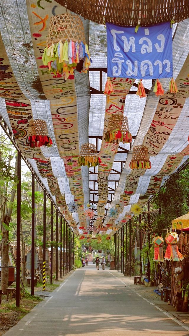 chamcha market cute and fresh rainforest market