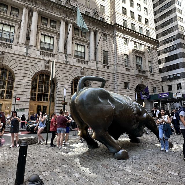 The symbol of Financial District