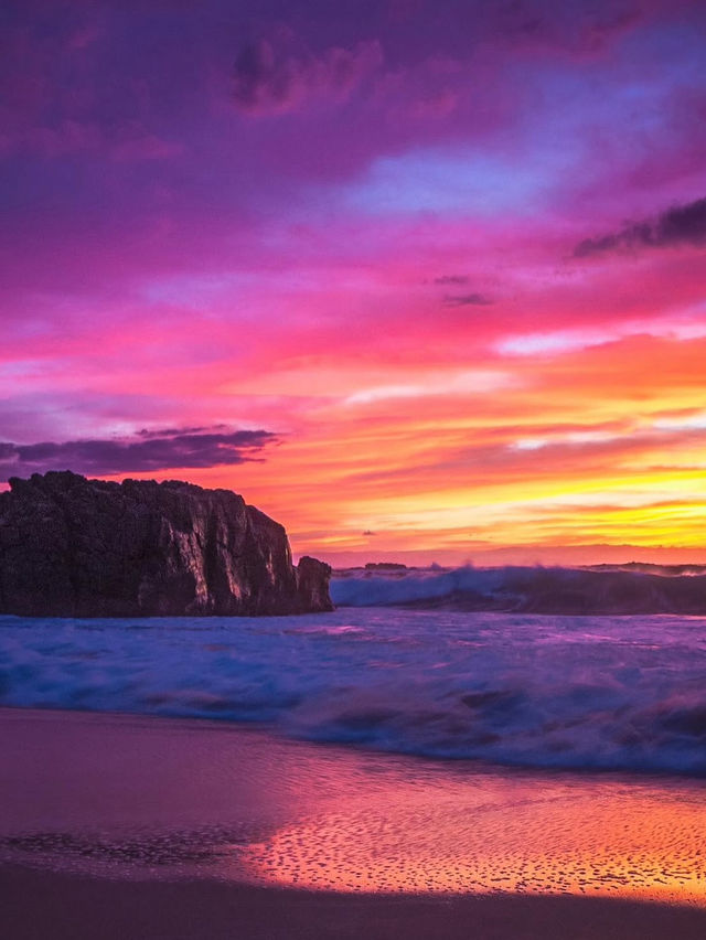 Sunset Magic in Hawaii: A Moment to Remember