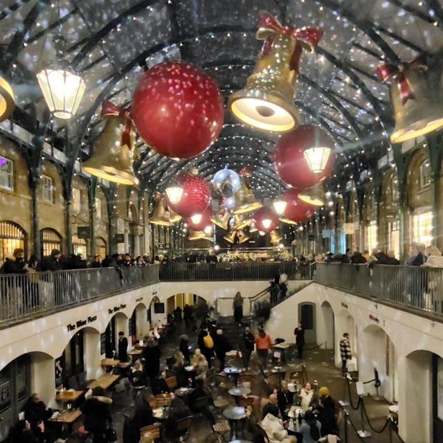 A Christmas Stroll Through London: Magic and Festivity in Every Corner