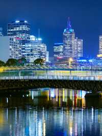 🌟 Melbourne's Must-See: Skyline to Shoreline 🌃🌉