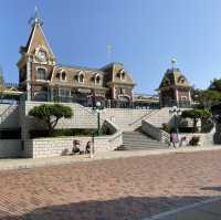 **Hong Kong Disneyland**