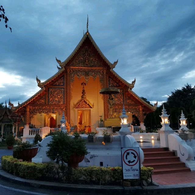 พระธาตุปีมะโรง วะดพระสิงห์วรมหาวิหาร