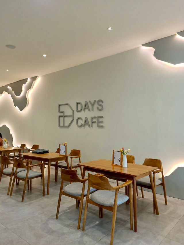 Days Cafe