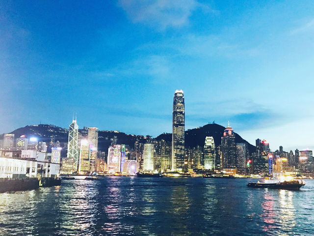 香港🇭🇰 - 百看不膩的維多利亞港夜景