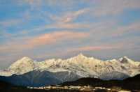 梅里雪山日照金山。