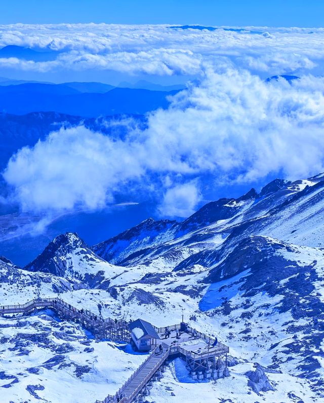 在玉龍雪山下邂逅浪漫時光