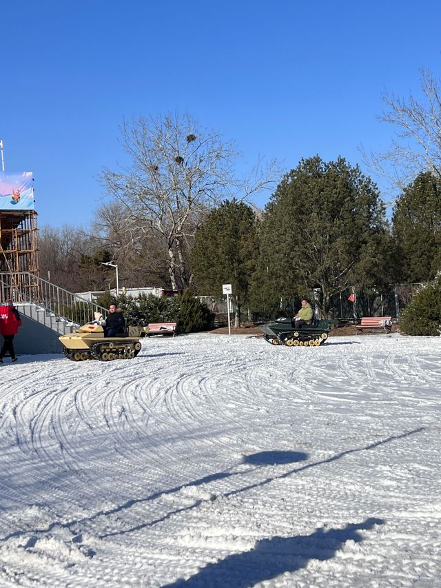 在北京！！2,000平的雪場！！帶小朋友玩雪自由啦