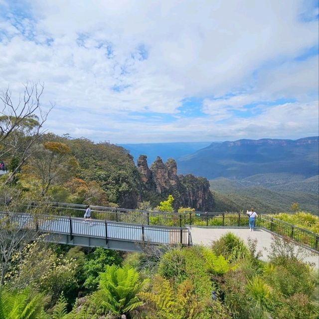 Stunning Views at Echo Point Lookout