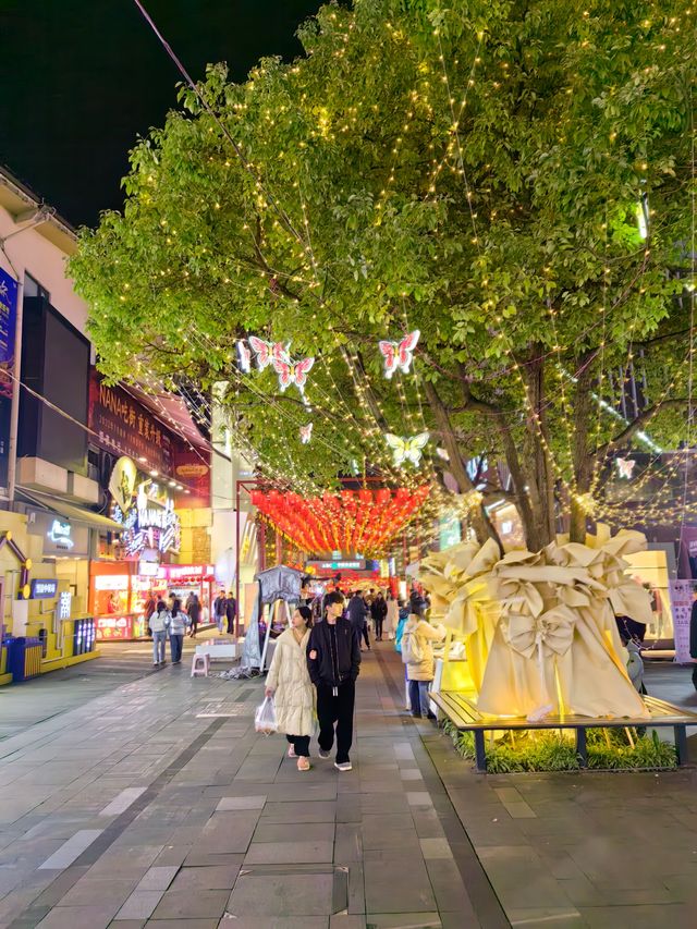 重慶必打卡美食街丨夜市全收納，本地人愛去的夜市