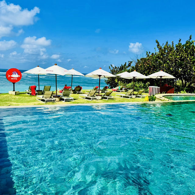 Uluwatu, Bali it’s amazing Blue sky & Blue sea