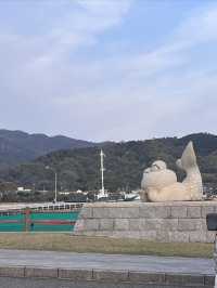 Japan's Kagawa 🌿 Shodoshima Island 🧹 discovers a dreamy paradise.