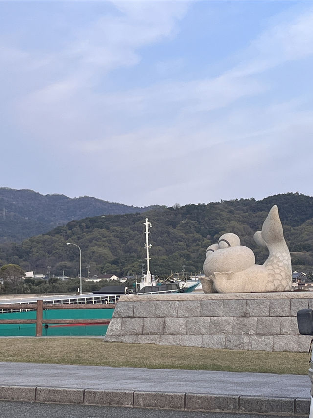 Japan's Kagawa 🌿 Shodoshima Island 🧹 discovers a dreamy paradise.